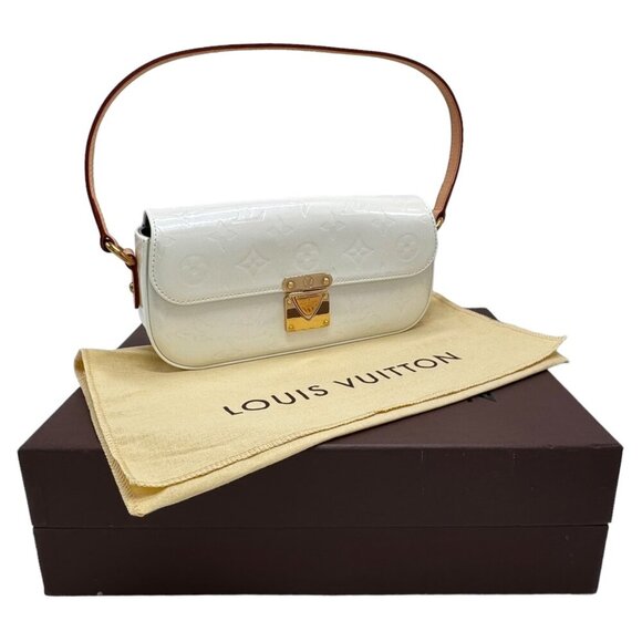 Authentic Louis Vuitton Perle Monogram Vernis Malibu Street Clutch Bag - Picture 2 of 16